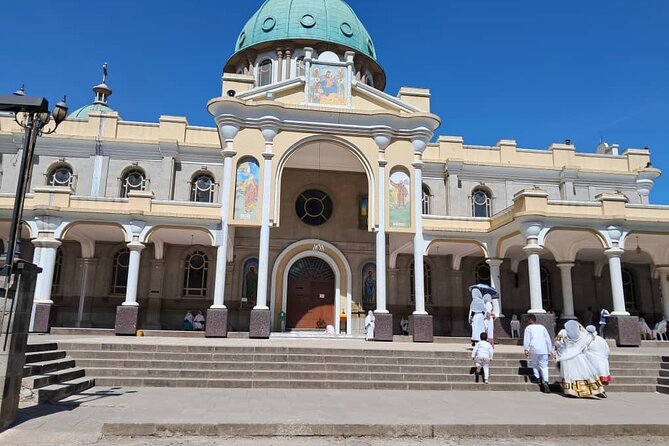 Addis Ababa City Tours - Starting the day with a guide and air-conditioned transport