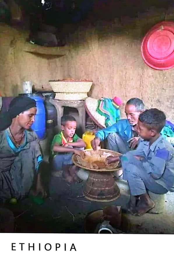 Addis abeba Full Cooking class. - Preparing Shiro wot from chickpeas