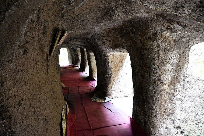 Day trip to Melka Kunture & Adadi Mariam rock-hewn church. - Reading the distant past at Melka Kunture