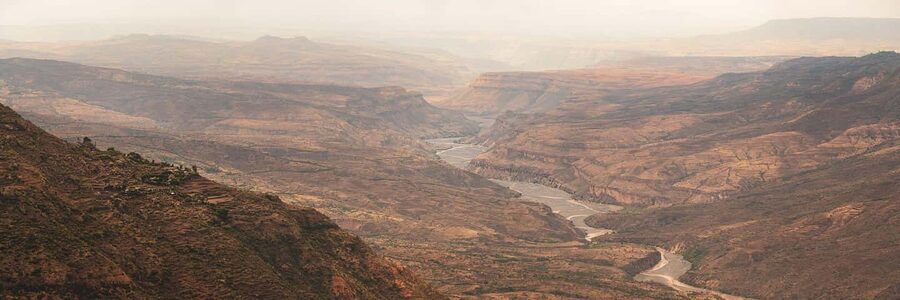 Day Trip To See Monastrys,Amazing landscapes & Animals - Five details that shape the day