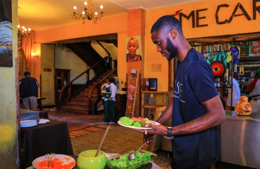 Ethiopian Culinary Tour - Market, Coffee Ceremony and More - A first taste of tej, Ethiopia’s honey wine