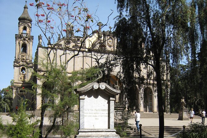 Explore Addis Ababa - Ethiopian Food and the Tomoca Coffee Stop