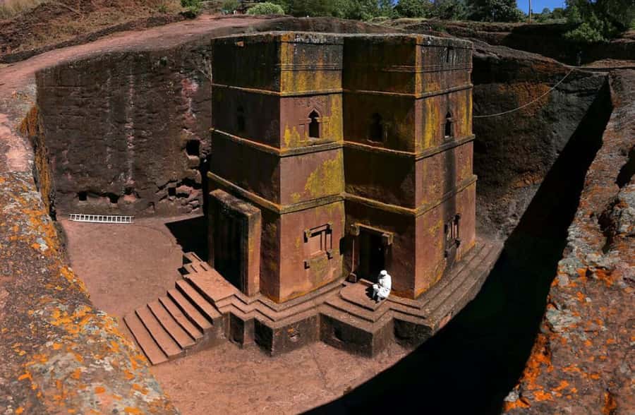 From Addis Ababa: 3-Day wonder of Lalibela churches. - Day two: entering Lalibela’s carved churches