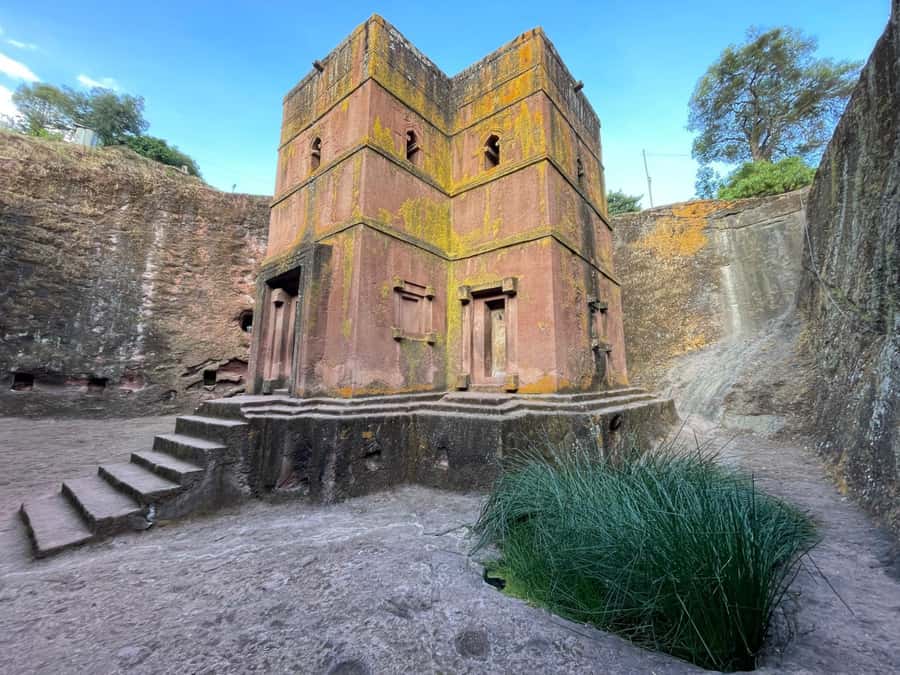 Full Day lalībela church's tour - Meeting your guide at Lalibela Airport