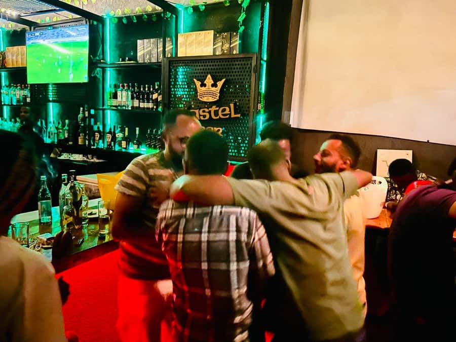 Pub-crawl Tour ( locally crafted beer and wine tasting ) - Who will enjoy this pub crawl?